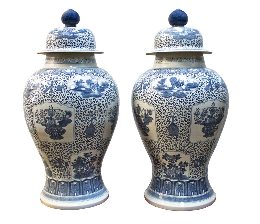 Chinese Blue & White Hand Painted Extra large General Vase With Lid Top